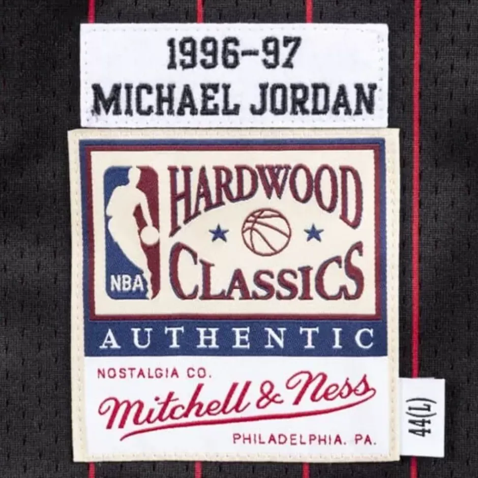 Mitchell & Ness Nba Authentic-Authentic Jersey Chicago Bulls Alternate 1996-97 Michael Jordan
