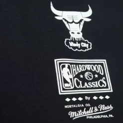 Men Mitchell & Ness T-Shirts & Tops-Big Face 7.0 Ss Tee Chicago Bulls