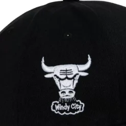 Mitchell & Ness Snapback-Hwc Slap Sticker Classic Red Chicago Bulls