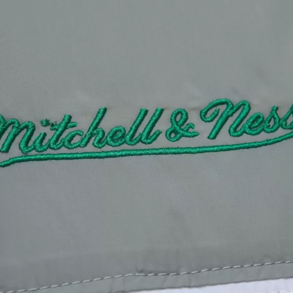 Men Mitchell & Ness Jackets & Outerwear-In The Clutch Puffer Jacket Vintage Logo Philadelphia Eagles