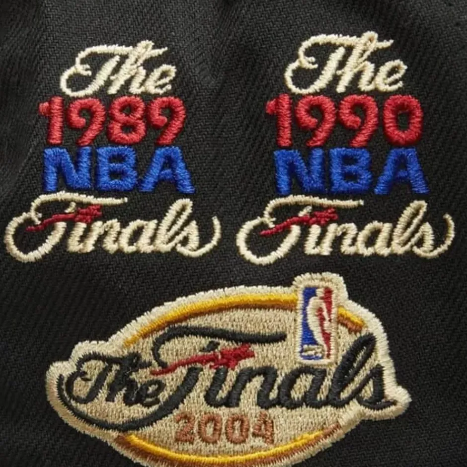 Mitchell & Ness Snapback-My Towns Two|18 Champ Snapback Hwc Detroit Pistons