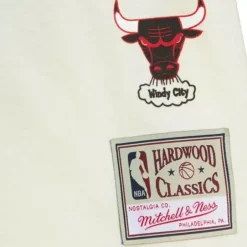Men Mitchell & Ness T-Shirts & Tops-Sidewalk Sketch Ss Tee Hwc Chicago Bulls