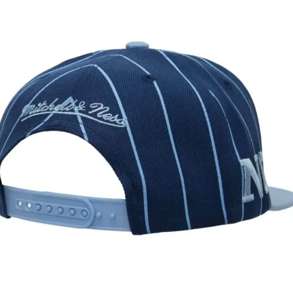 Mitchell & Ness Snapback-Team Pin Snapback University Of North Carolina