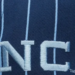 Mitchell & Ness Snapback-Team Pin Snapback University Of North Carolina