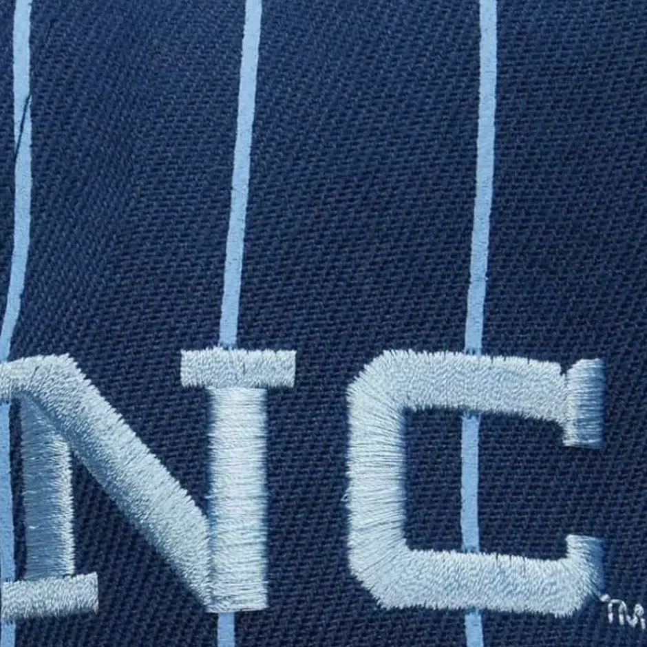 Mitchell & Ness Snapback-Team Pin Snapback University Of North Carolina